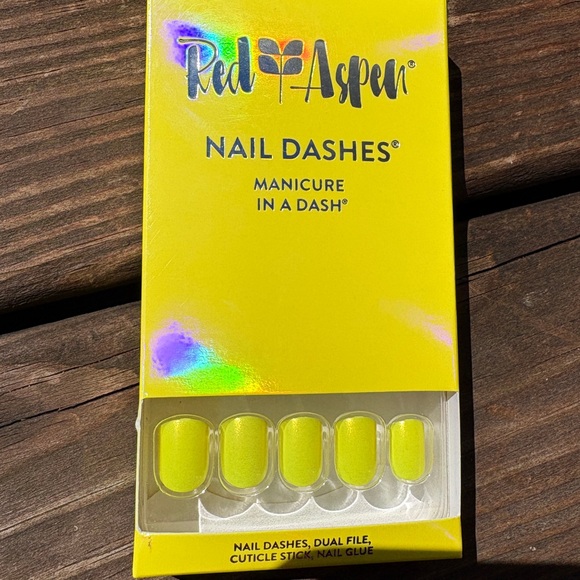 RED ASPEN Nail Dash Kit | NIP | HIGH DIVE, HERA - Picture 1 of 6